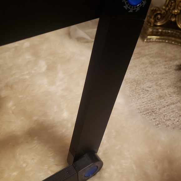 Laptop stand table holds up to 16 inch laptop - Picture 8 of 8